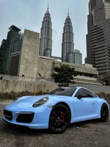 Porsche 911 Carrera S - Sky