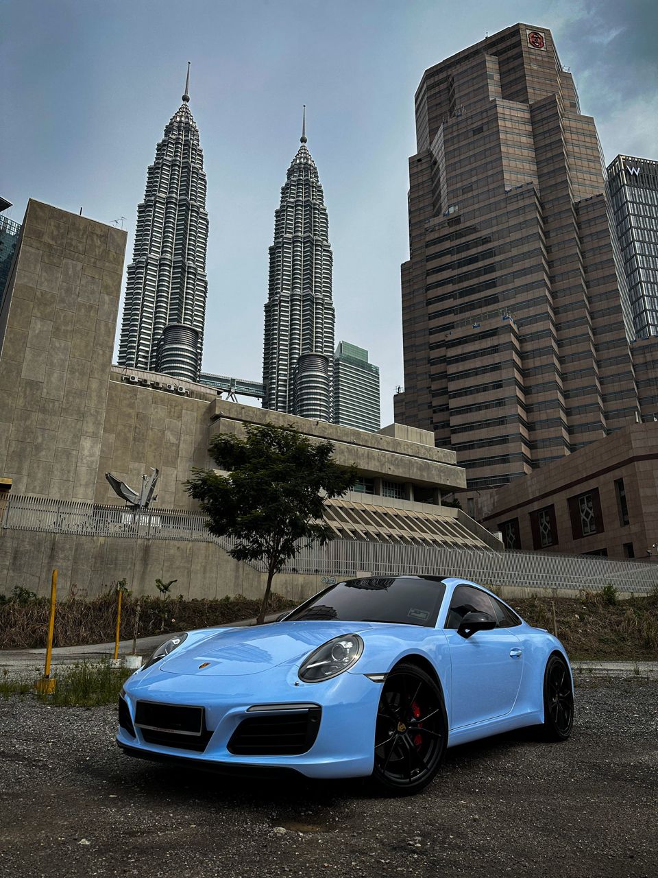 Porsche 911 Carrera S - Sky