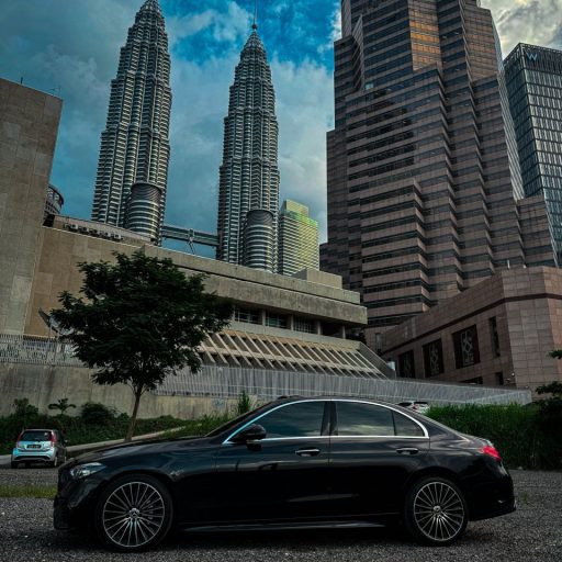 Mercedes C300 2023 White & Black