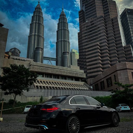 Mercedes C300 2023 White & Black