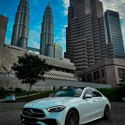 Mercedes C300 2023 White & Black